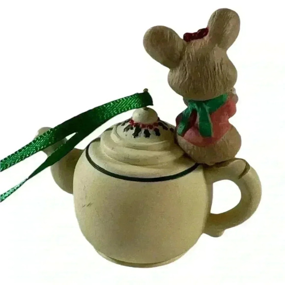 Hallmark Keepsake Ornament Mom Teapot Mouse Sitting On Top With Cup Of Tea 1997 - Picture 3 of 6